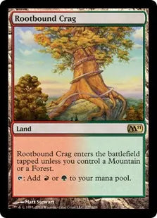 《根縛りの岩山/Rootbound Crag》[M11] 土地R